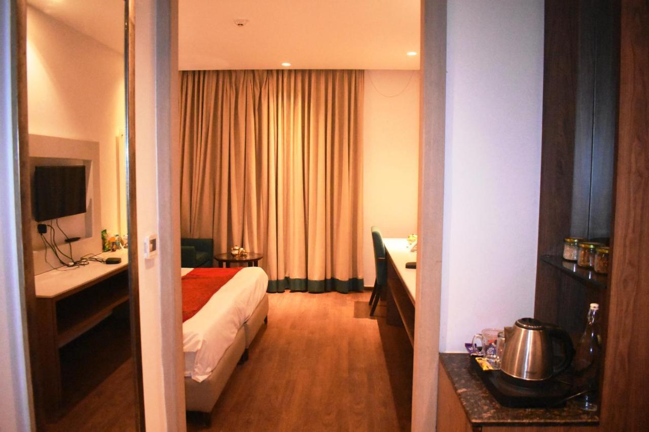 Lemonwood Suites By F9 Hotels - Trivoli Garden Chhatarpur 新德里 外观 照片
