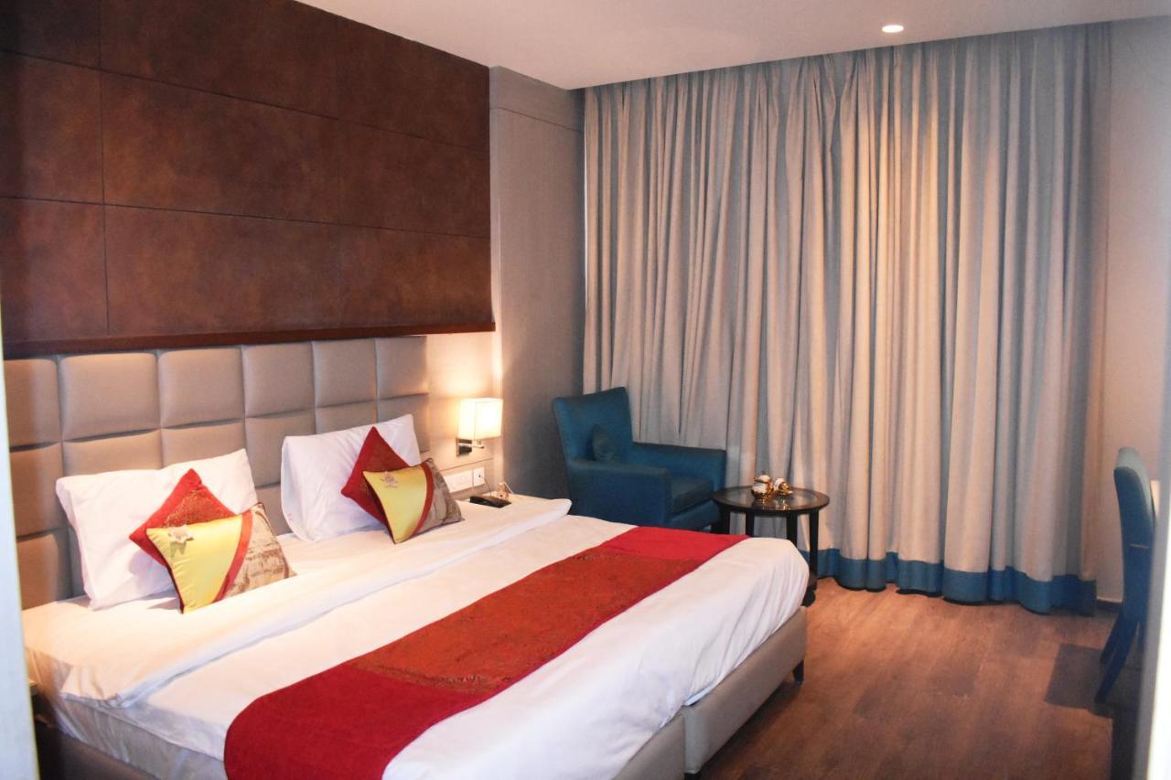 Lemonwood Suites By F9 Hotels - Trivoli Garden Chhatarpur 新德里 外观 照片