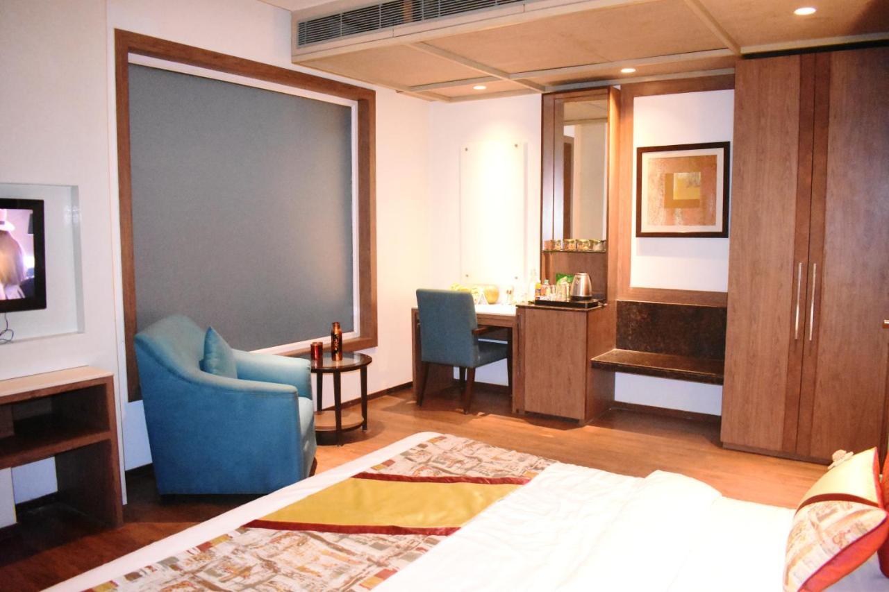 Lemonwood Suites By F9 Hotels - Trivoli Garden Chhatarpur 新德里 外观 照片