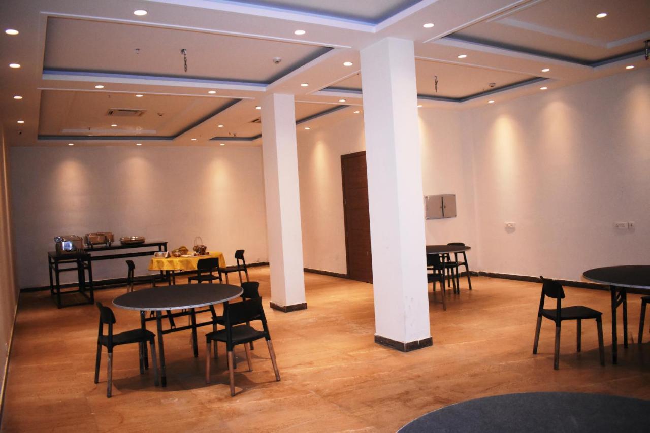 Lemonwood Suites By F9 Hotels - Trivoli Garden Chhatarpur 新德里 外观 照片