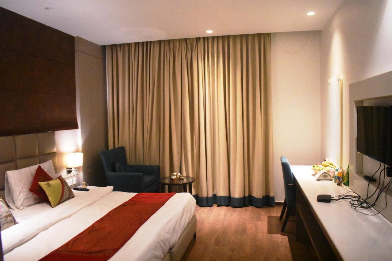 Lemonwood Suites By F9 Hotels - Trivoli Garden Chhatarpur 新德里 外观 照片