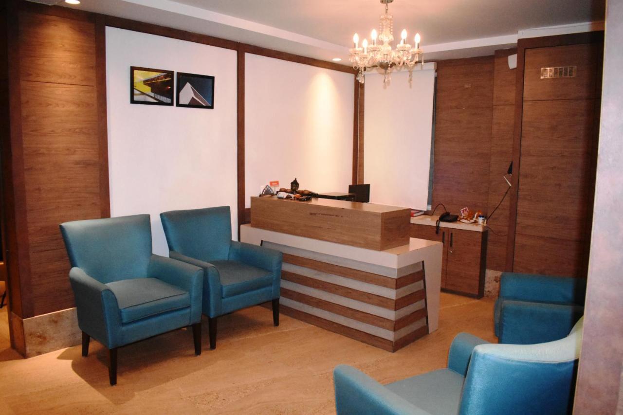 Lemonwood Suites By F9 Hotels - Trivoli Garden Chhatarpur 新德里 外观 照片